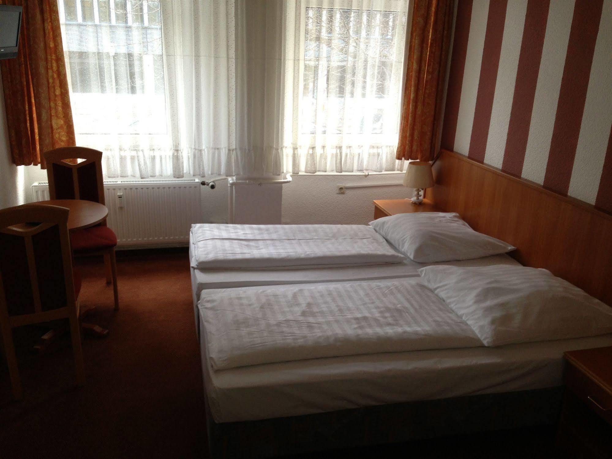 Itm Hotel Oase ハンブルク エクステリア 写真