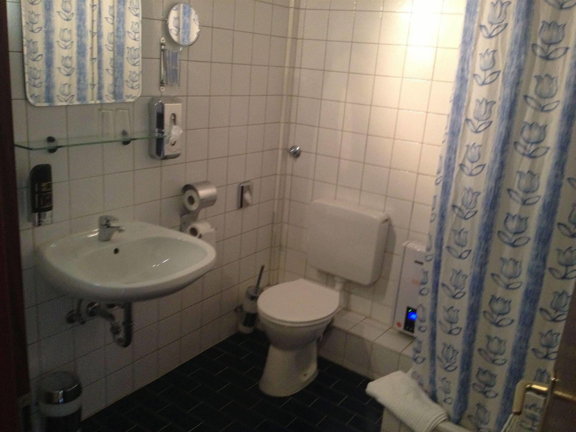 Itm Hotel Oase ハンブルク エクステリア 写真